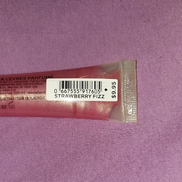 Victoria's Secret Strawberry Fizz Lip Gloss Trio - Sheer Pink Shine - Picture 3 of 7